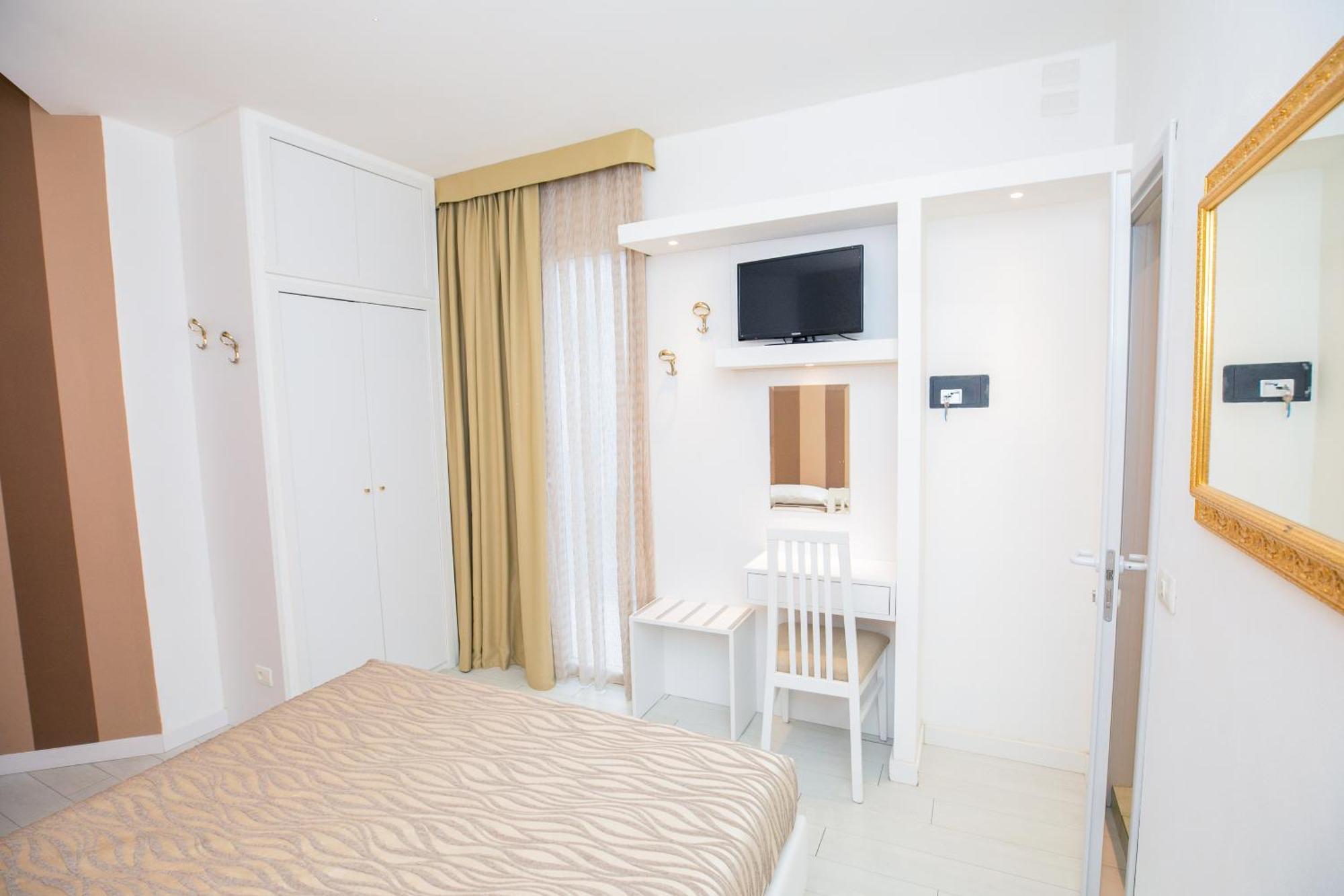 בלריה-איגאה מרינה Hotel Brienz מראה חיצוני תמונה